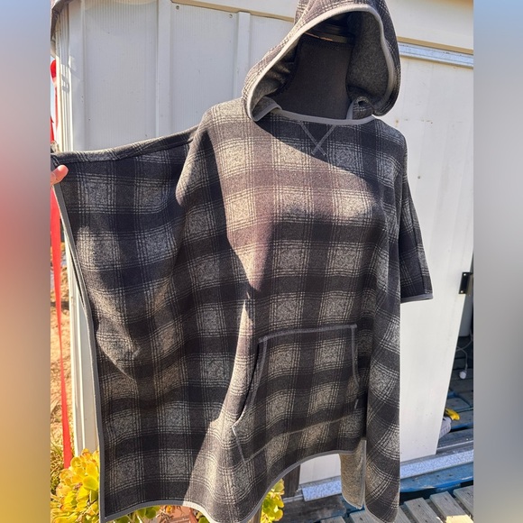 EDDIE BAUER WOMENS TUNIC KANGAROO POCKET PLAID BLACK AND GRAY NWOT - Picture 2 of 7